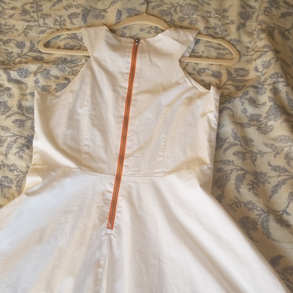 AX DRESS - Picture 4 of 4